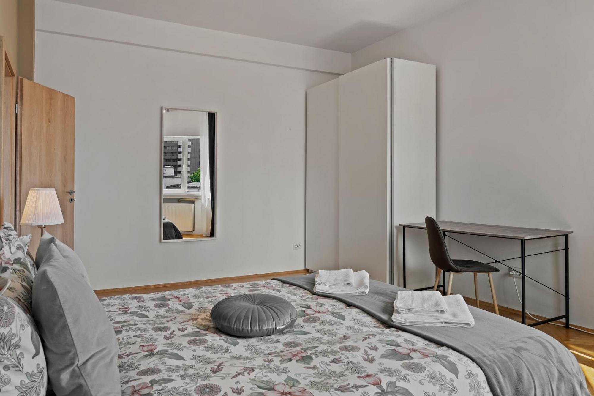 Ultracentral Dreamland Apartment 3 Bdrm ブカレスト エクステリア 写真